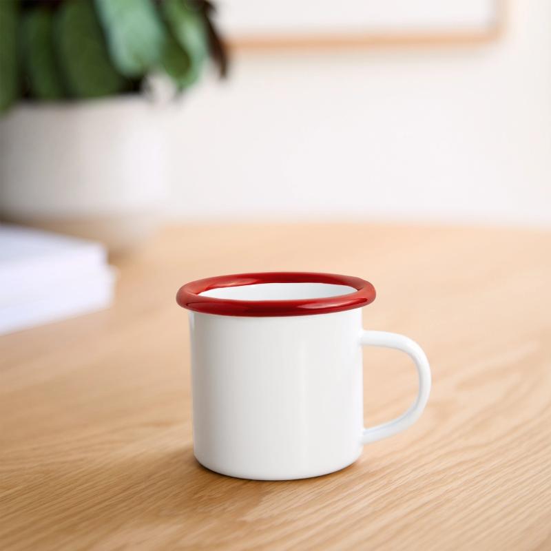 Tasse émaillée