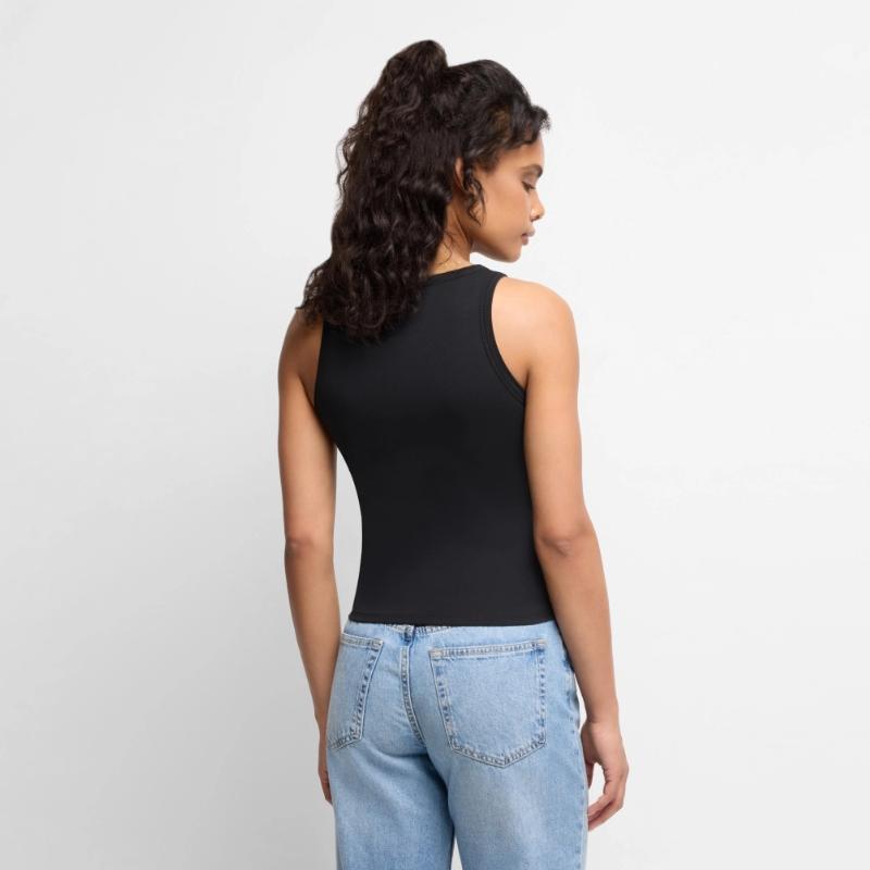 Kort singlet for kvinner