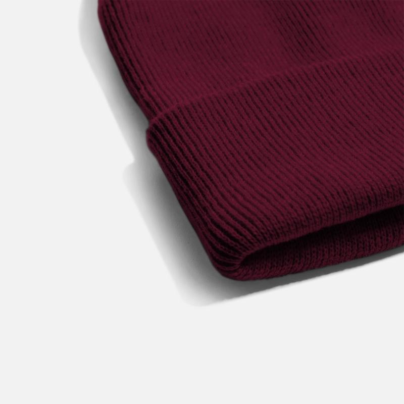 Bestickte Wintermütze