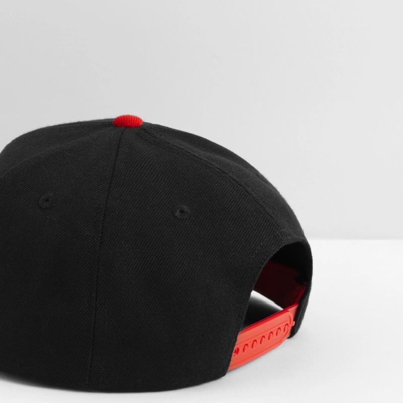 Czapka typu snapback