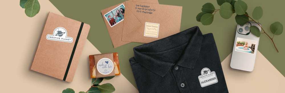 Des stickers personnalisés collés sur différents objets