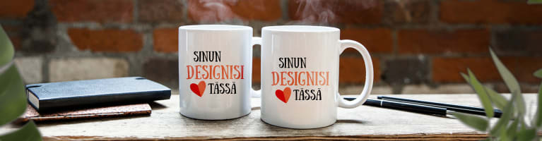 Personoidulla printillä painettuja mukeja työpaikalla 