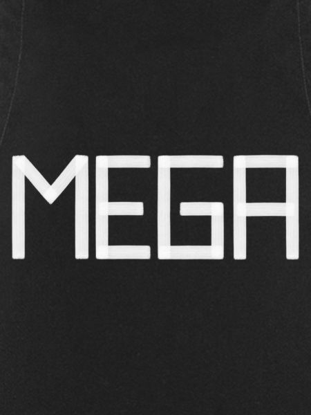 MEGA in Pinselstruktur