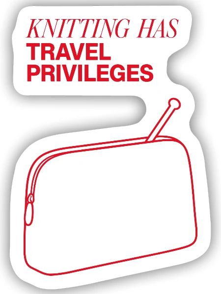 Stricken – Knitting Has Travel Privileges - Sticker Größe S (10 x 10 cm) - Mattweiß - Vorne