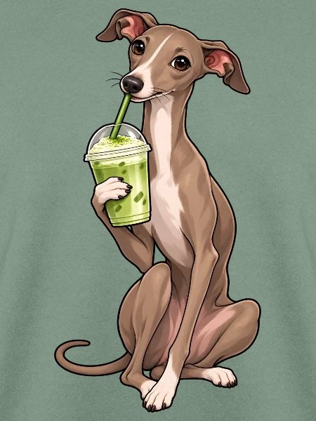 Italienisches Windspiel mit Matcha Latte
