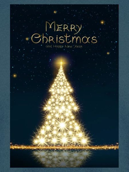 Goldener Weihnachtsbaum, isoliert am Sternenhimmel