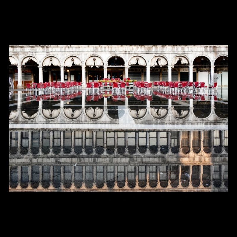 Réflexion sur la place Saint-Marc