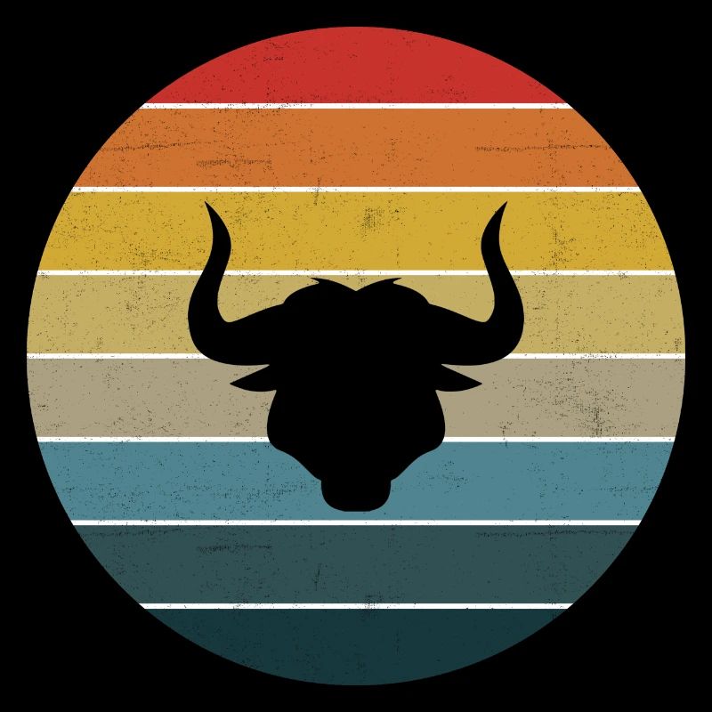 Vache de highland de coup d’oeil avec le coucher du soleil rétro