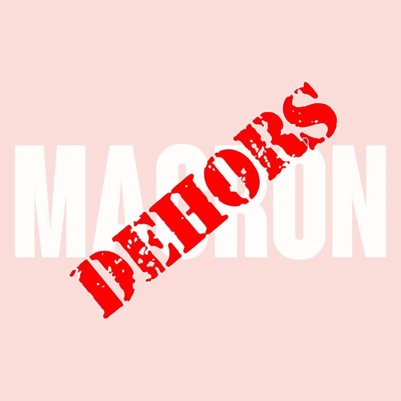 Macron dehors