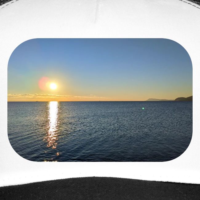 Depuis la plage de l'Almanarre, l'horizon