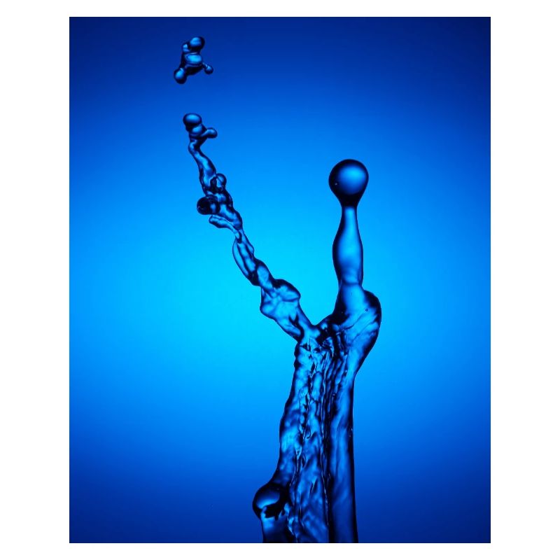Éclaboussure d’eau bleue abstrait