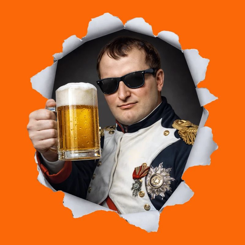 Napoleon hält ein Bier