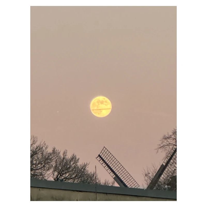 Red Moon