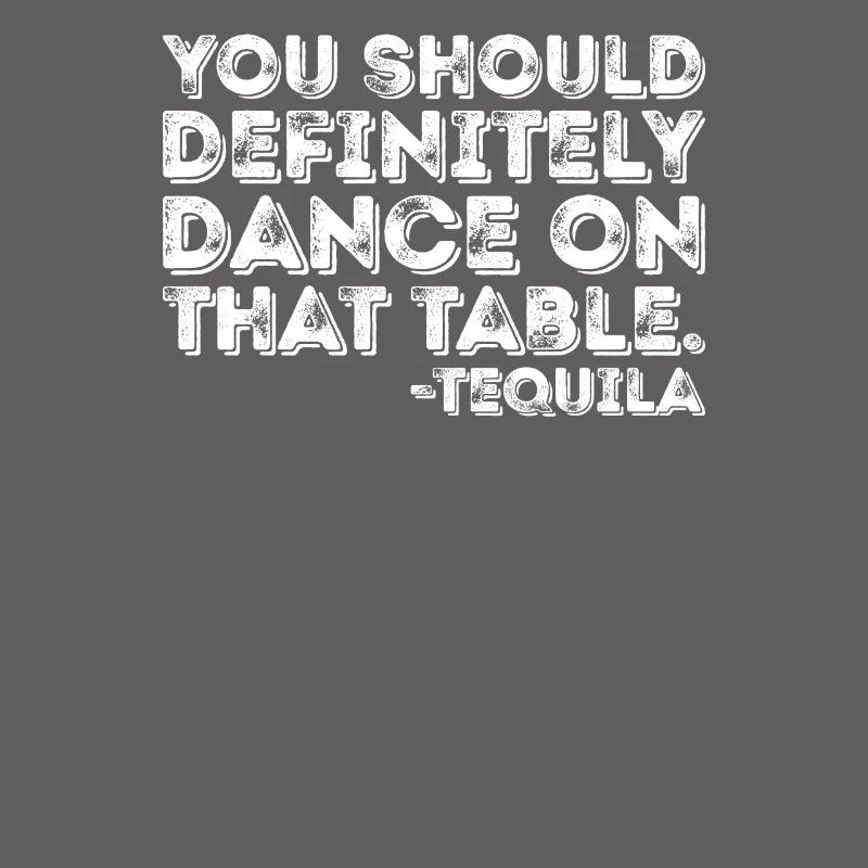 Vous devriez absolument danser sur cette table de tequila