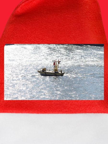 Fischerboot im Glitzermeer