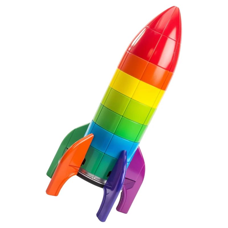 Eine bunte Rakete auf einer geneigten Flugbahn