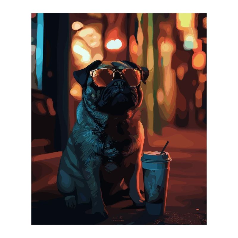 Mops mit Sonnenbrille und Eiskaffee