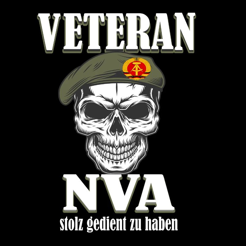Stolzer NVA Veteran der DDR Armee