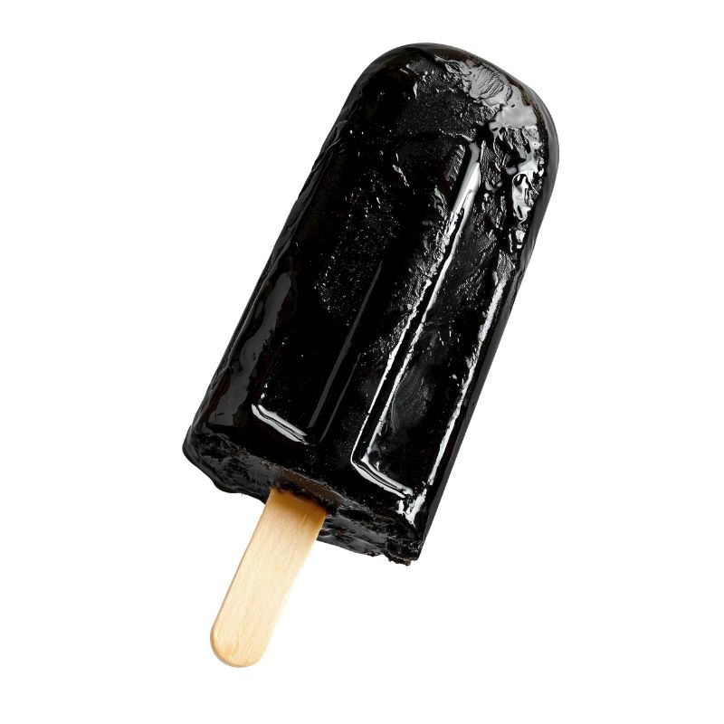Glace sur bâtonnet noir