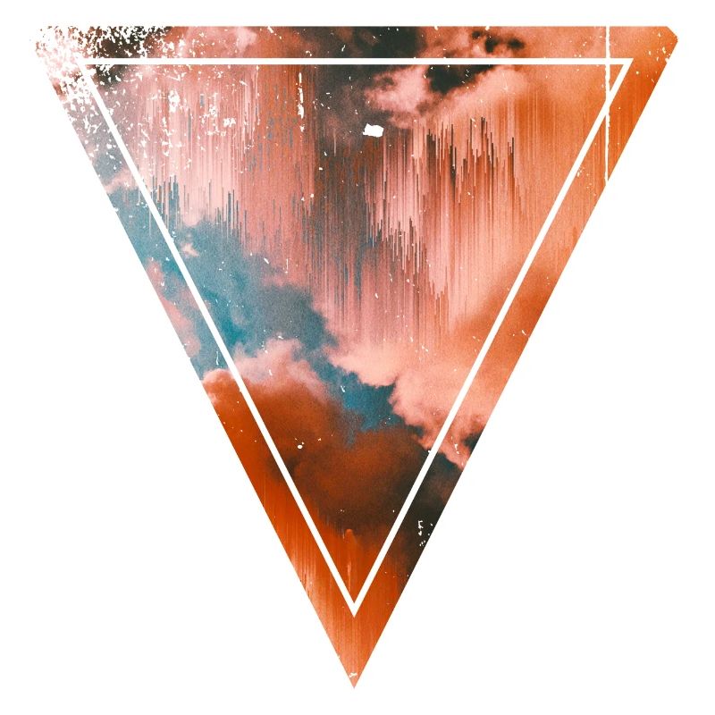 Triangle et nuages