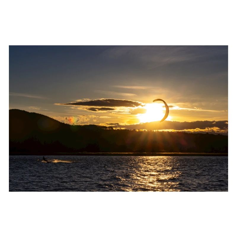 Kitesurfer am Kochelsee