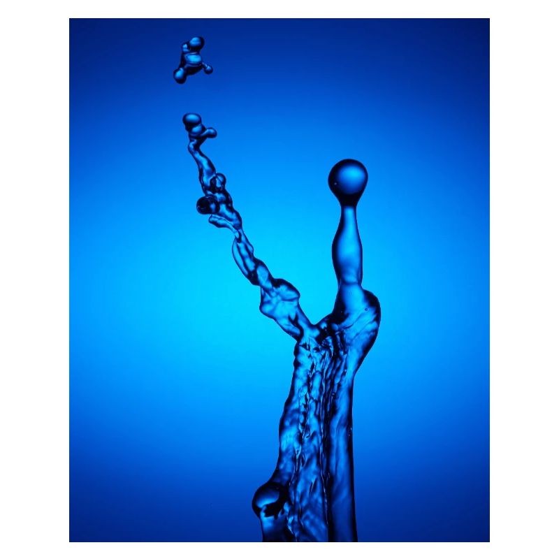 Éclaboussure d’eau bleue abstrait