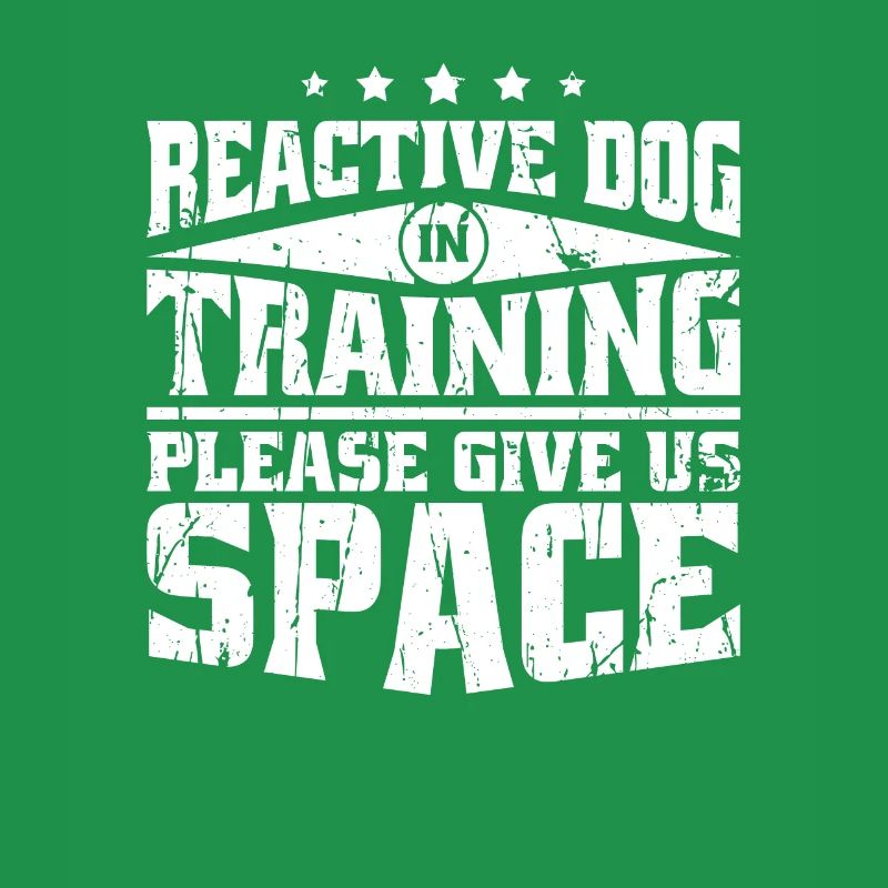 Chien réactif en formation S’il vous plaît donnez-nous de l’espace -