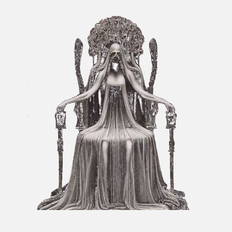 Horror Queen auf dem Thron