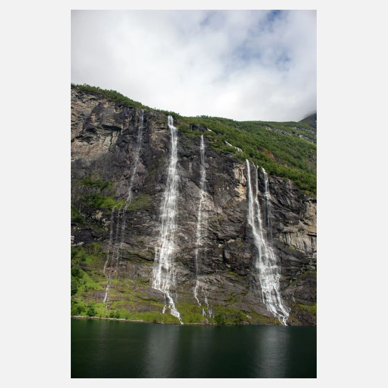 Cascade des Sept Sœurs dans les fjords de Geiranger