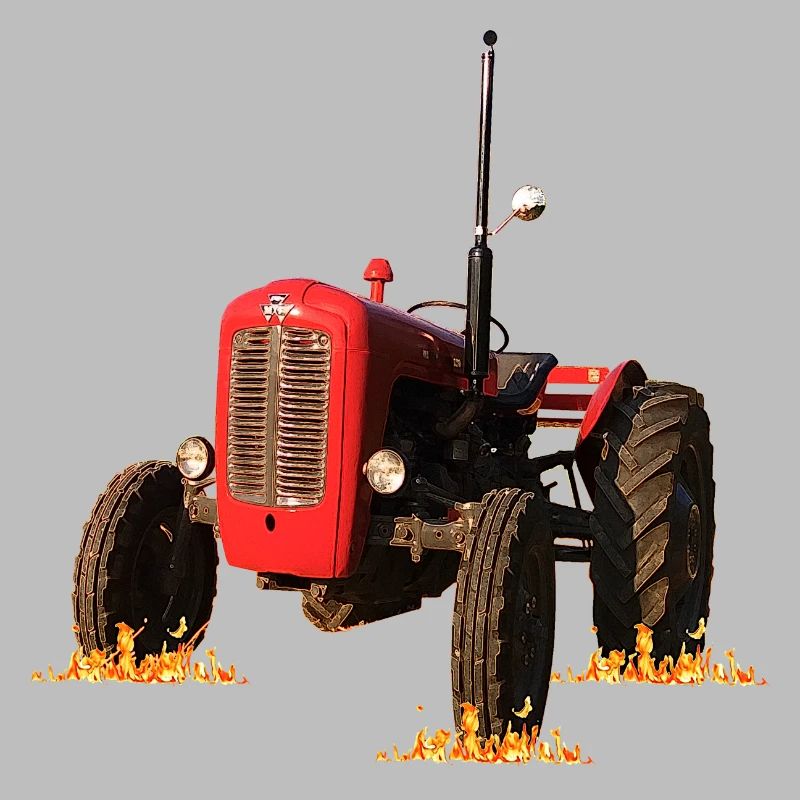 Rød traktor på marken