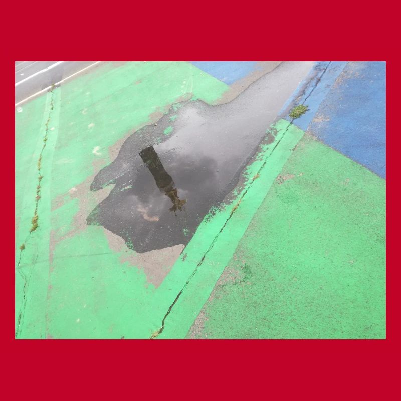CSD Berlin (mirrored Victory Column in the puddle)