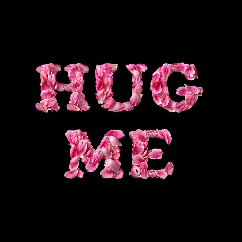 Hug Me mit Rosenblättern
