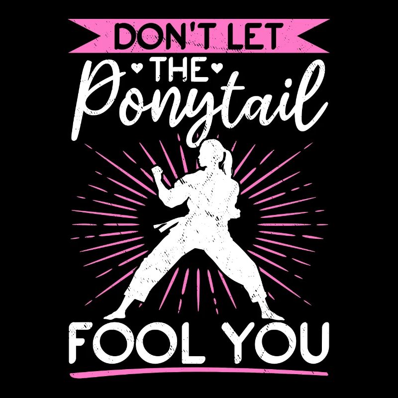 Ne laissez pas la queue de cheval vous tromper - Muay Thai drôle