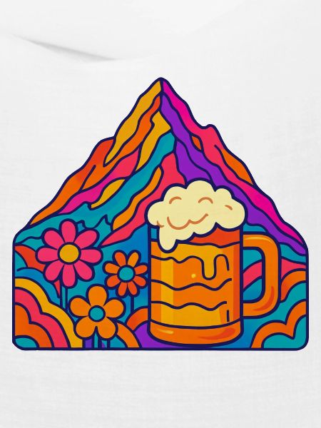 Lebendige Berglandschaft mit Bierglas