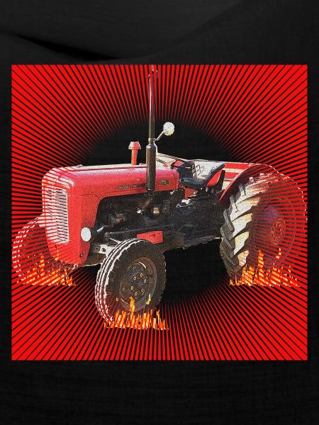 Feuerroter Traktor im Inferno