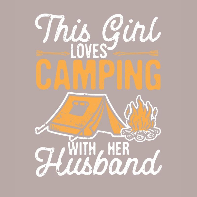 Dieses Mädchen liebt Camping mit ihrem Ehemann