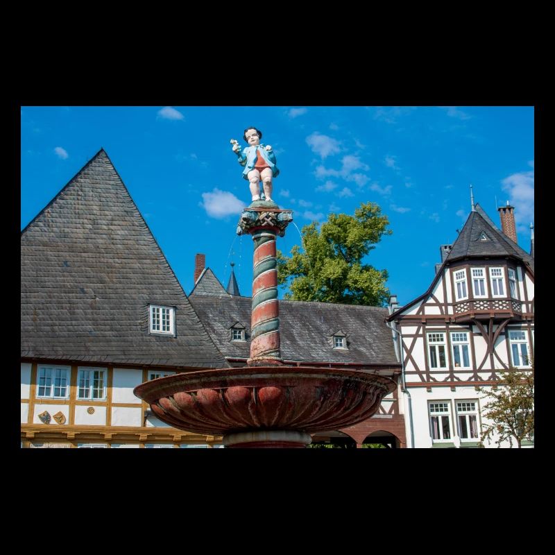bien sur une place de marché historique Goslar