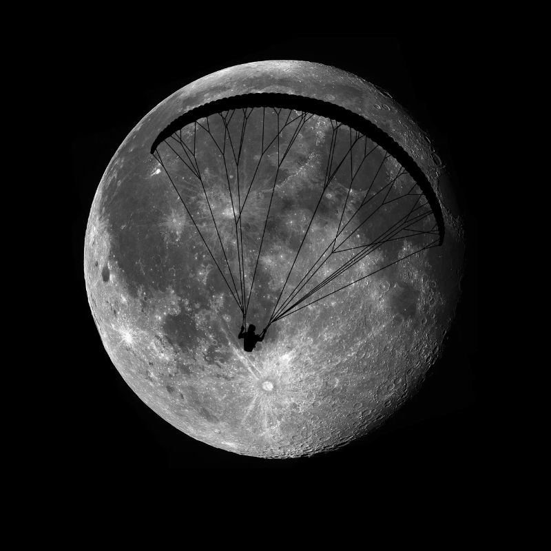 Paragliding paragliding moon gift pilot