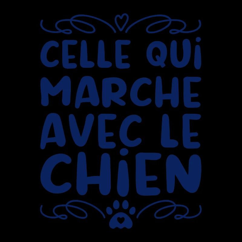 celle qui marche avec le chien