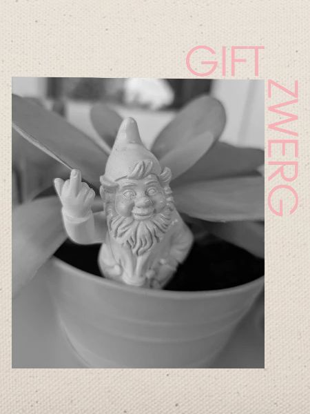 Gartenzwerg im Monochrom-Look