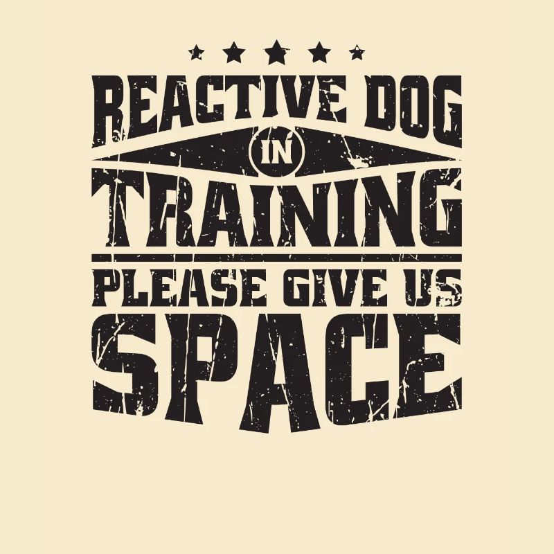 Chien réactif en formation S’il vous plaît donnez-nous de l’espace -