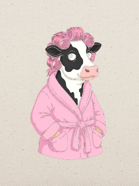 Kuh im rosa Bademantel mit Locken