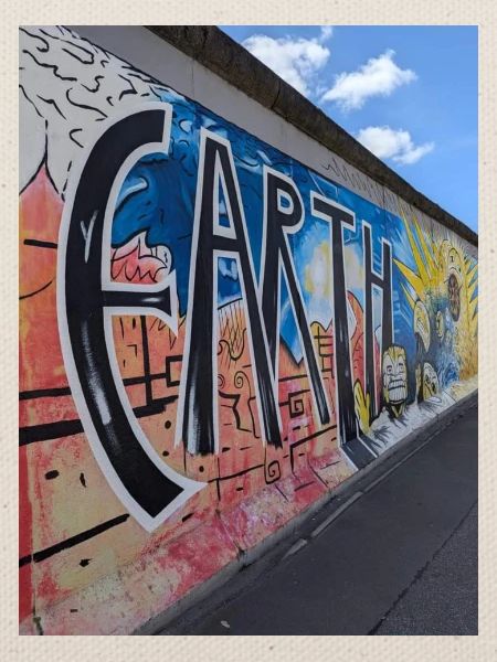 Straßenkunst. Berliner Mauer