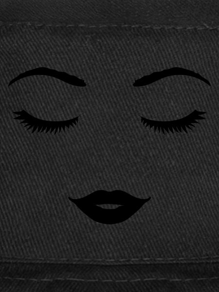 Sourire effronté visage féminin