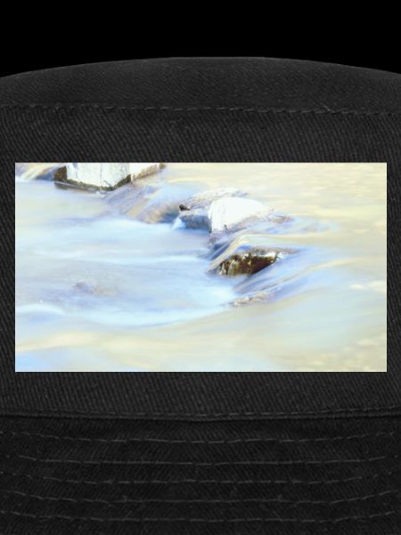 Lichtfluss am Wasser