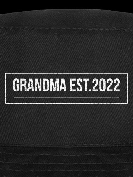Grand-mère Est 2022