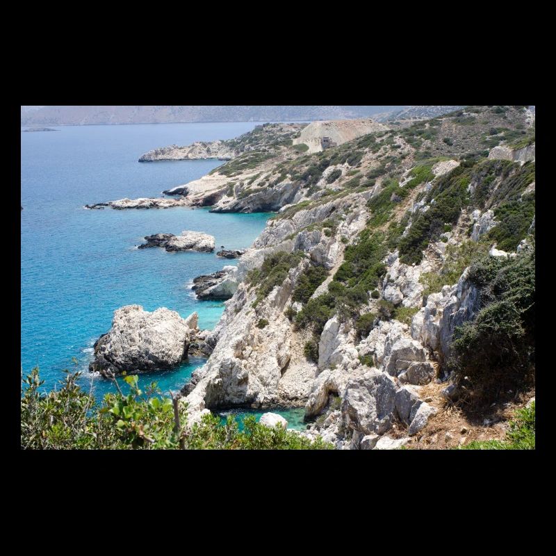 Schöne Steinklippe mit Meer bei Kreta