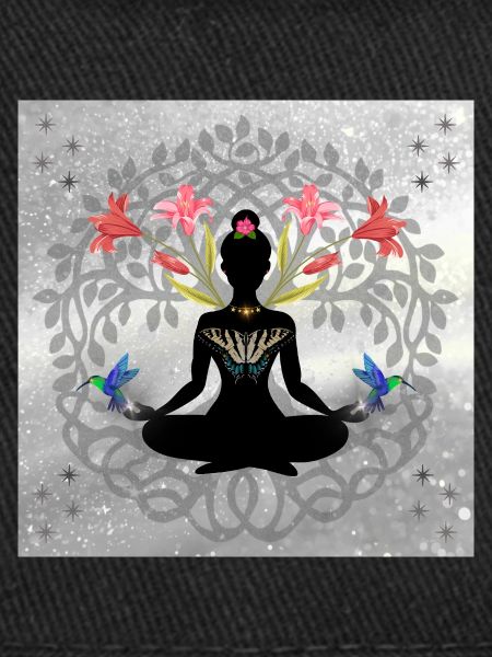 Mandala papillon méditation silhouette