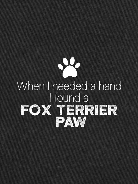 Main Fox Terrier Patte