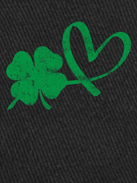 Cœur vert de trèfle irlandais